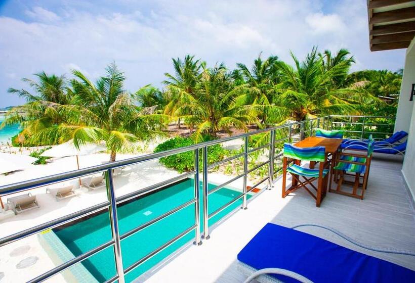 ویلای 3 خوابه, Holiday Inn Resort Kandooma Maldives   Kids Stay & Eat Free And Dive Free For Certified Divers For A