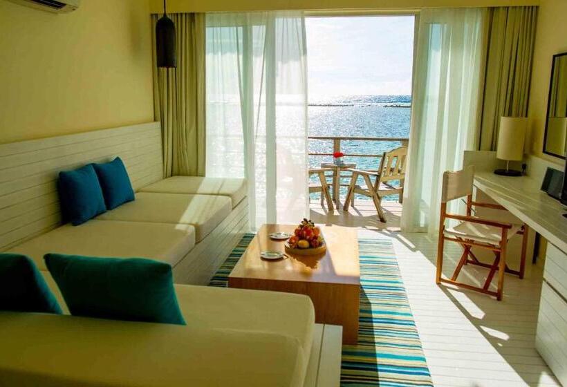 ویلای 1 خوابه با چشم‌انداز دریا, Holiday Inn Resort Kandooma Maldives   Kids Stay & Eat Free And Dive Free For Certified Divers For A