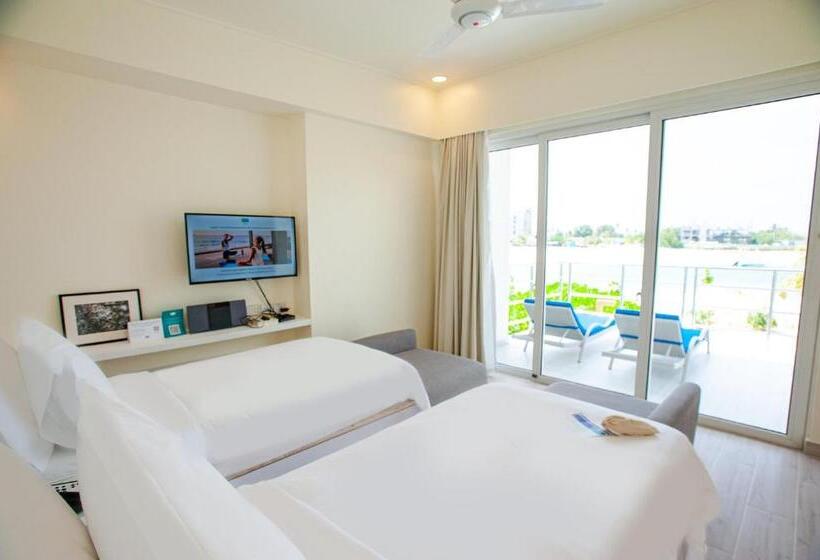 ویلای 3 خوابه, Holiday Inn Resort Kandooma Maldives   Kids Stay & Eat Free And Dive Free For Certified Divers For A