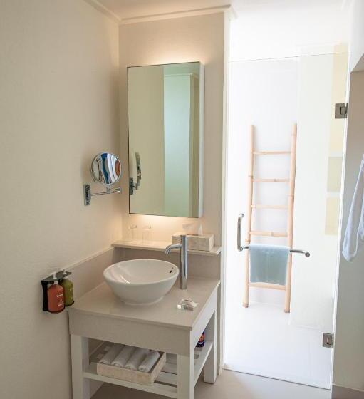 ویلای 3 خوابه, Holiday Inn Resort Kandooma Maldives   Kids Stay & Eat Free And Dive Free For Certified Divers For A