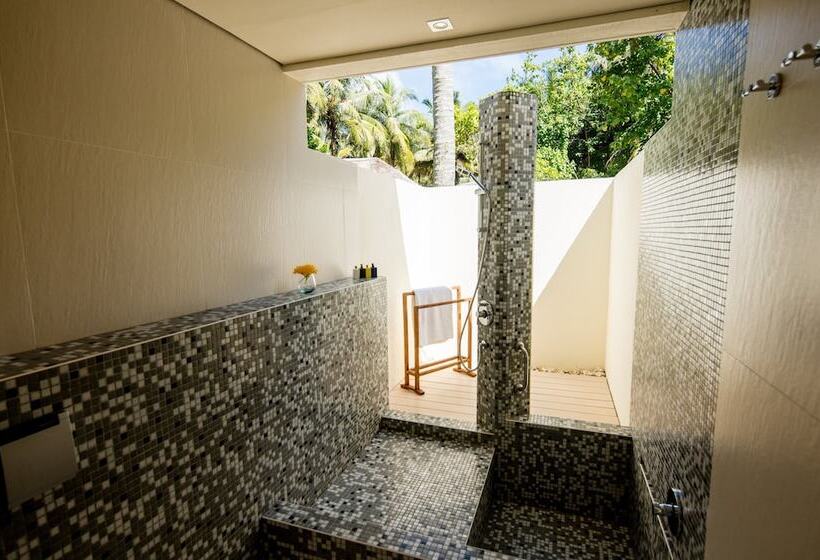 ویلای 1 خوابه, Holiday Inn Resort Kandooma Maldives   Kids Stay & Eat Free And Dive Free For Certified Divers For A