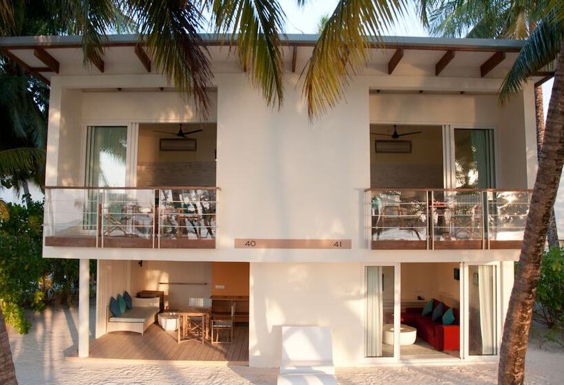 خانه 2 خوابه, Holiday Inn Resort Kandooma Maldives   Kids Stay & Eat Free And Dive Free For Certified Divers For A
