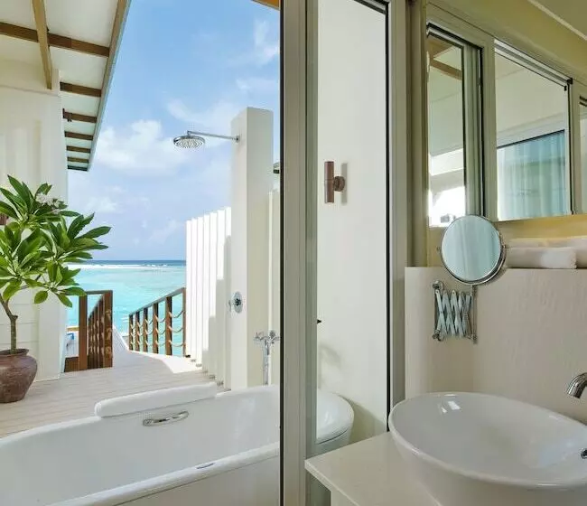ویلای 2 خوابه با چشم‌انداز دریا, Holiday Inn Resort Kandooma Maldives