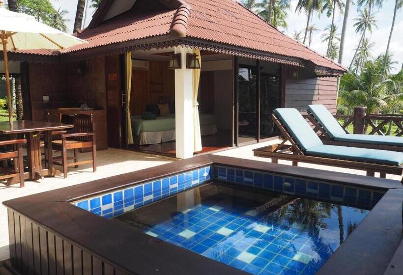 غرفة قياسية إطلالة جانبية علي البحر, Koh Kood Beach Resort