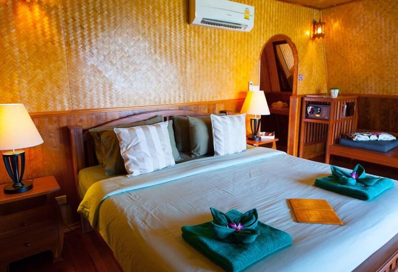 غرفة قياسية إطلالة جانبية علي البحر, Koh Kood Beach Resort