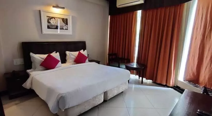 プールビュースタンダードステューディオ, Living Room By Seasons Hotels