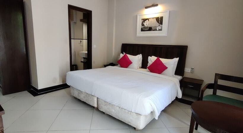 マスタールーム, Living Room By Seasons Hotels