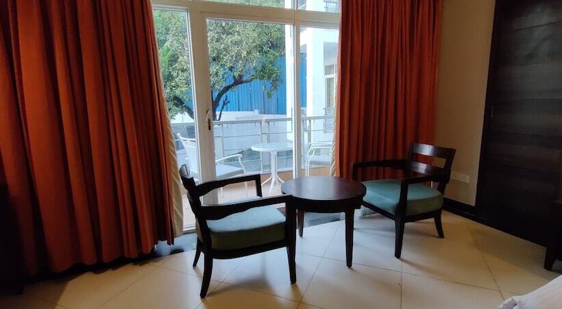 Номер Мастер, Living Room By Seasons Hotels