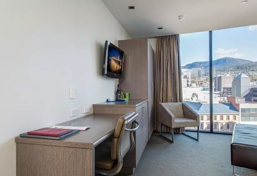 Executive-huone, Mantra Collins