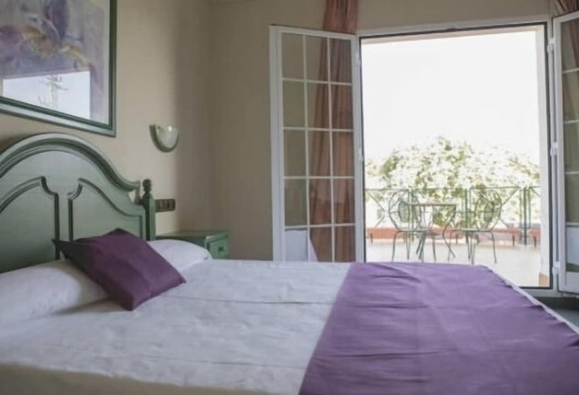 غرفة قياسية ثلاثية, Mitra Crisalida