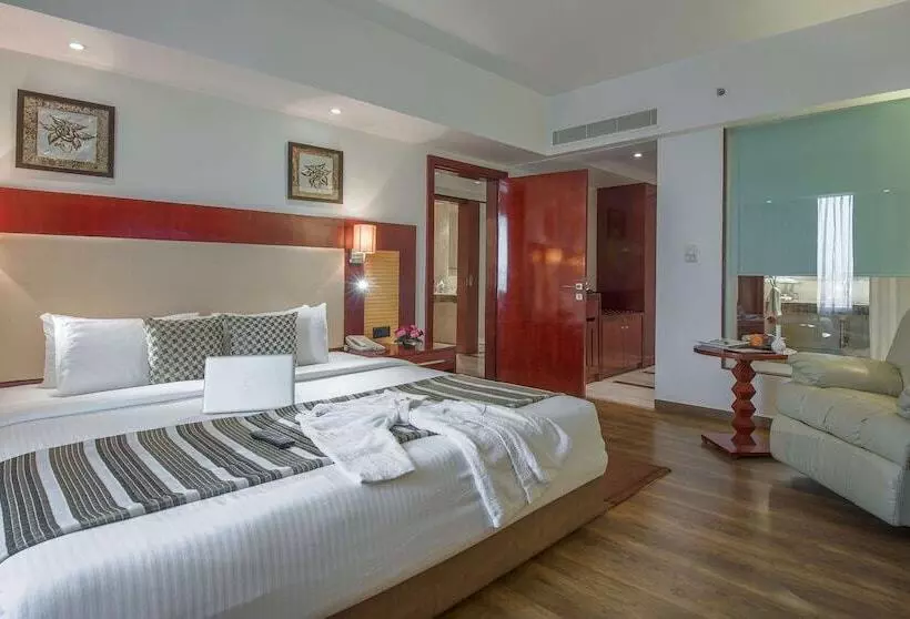 スイート, Sarovar Portico Jaipur