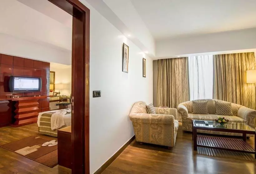 スイート, Sarovar Portico Jaipur