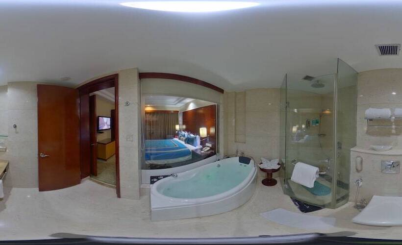 سوئیت رویال, Skycity Hotel Gurgaon