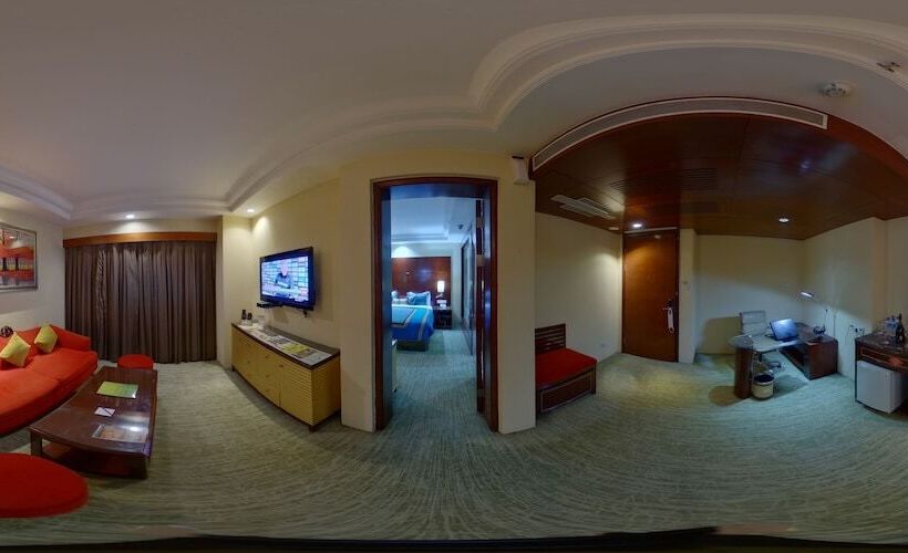 جناح ملكى, Skycity Hotel Gurgaon