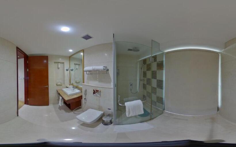 جناح بريميوم, Skycity Hotel Gurgaon