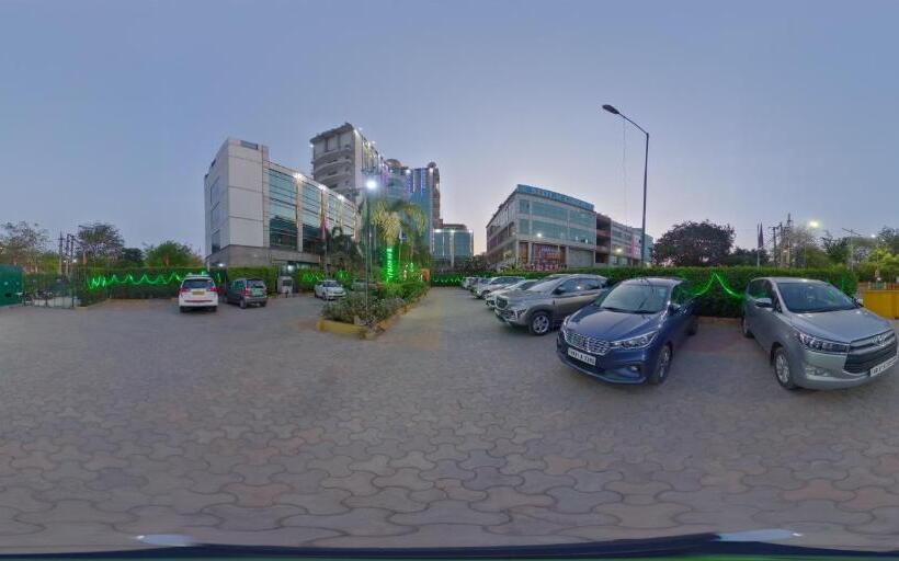 سوئیت پریمیوم, Skycity Hotel Gurgaon