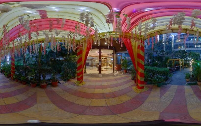 جناح ملكى, Skycity Hotel Gurgaon