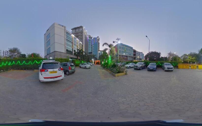 سوئیت رویال, Skycity Hotel Gurgaon