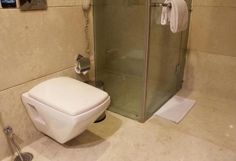 غرفة ديلوكس مزوَّدة بجاكوزي, Skycity Hotel Gurgaon