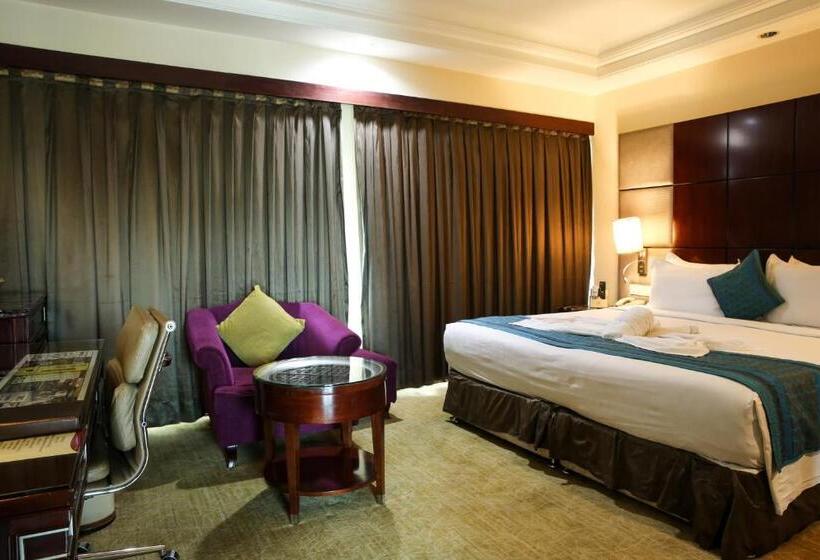 غرفة ديلوكس مزوَّدة بجاكوزي, Skycity Hotel Gurgaon