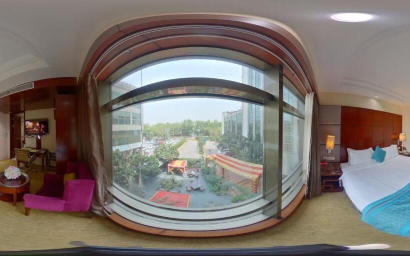 اتاق لوکس, Skycity Hotel Gurgaon
