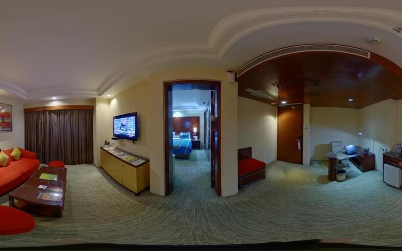 جناح ملكى, Skycity Hotel Gurgaon