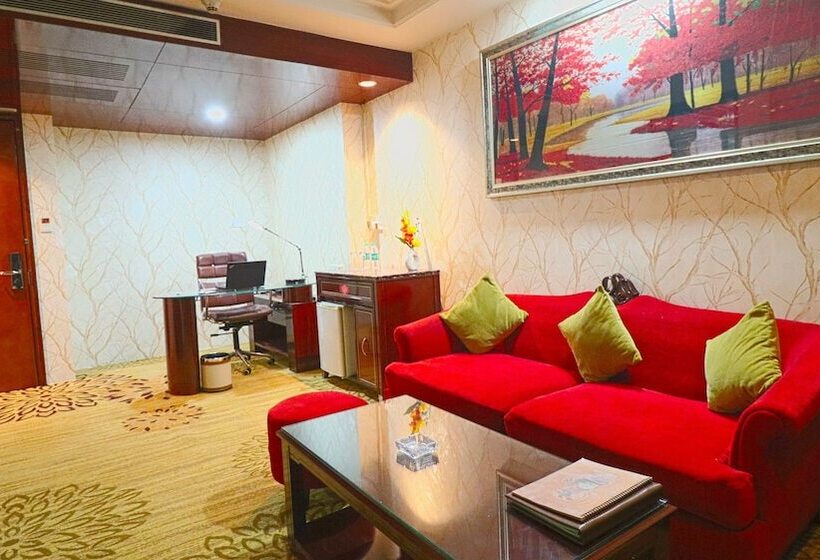 جناح ملكى, Skycity Hotel Gurgaon