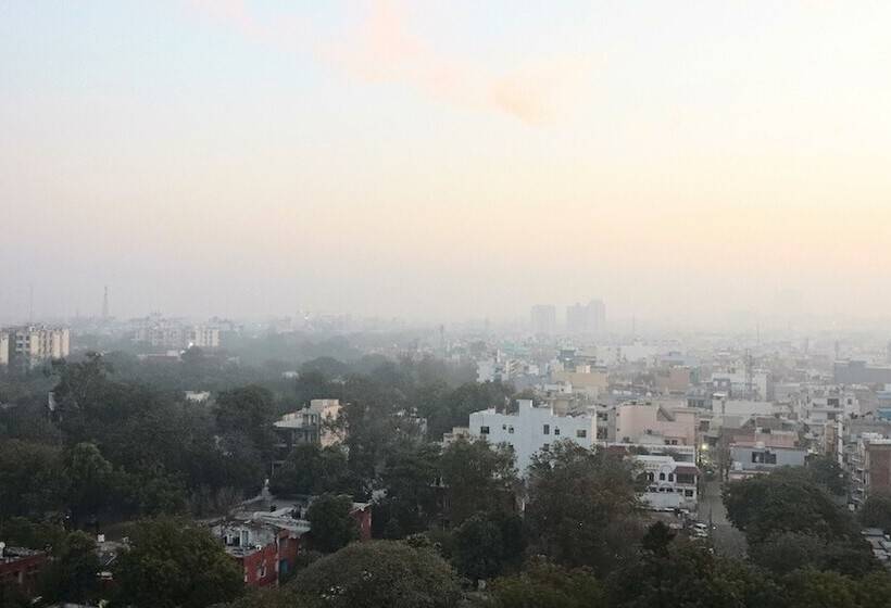 اتاق لوکس, Skycity Hotel Gurgaon