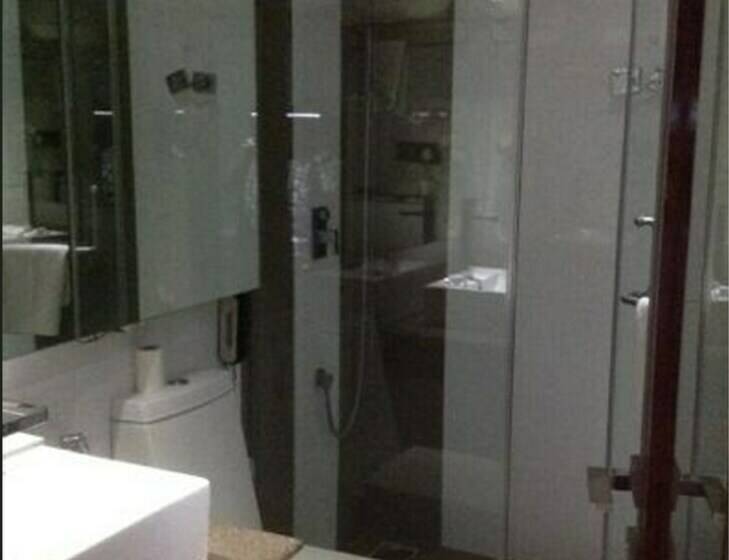 高级客房, The Spring