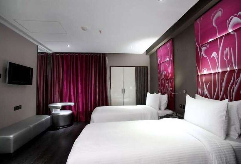 高级客房, The Spring