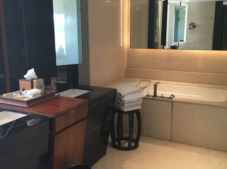 高级大房间, Vivanta Surajkund, Ncr