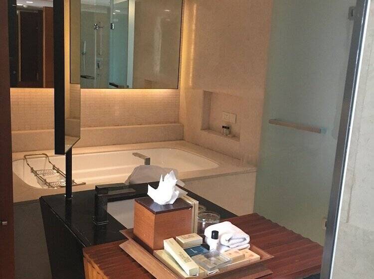 内部豪华间, Vivanta Surajkund, Ncr