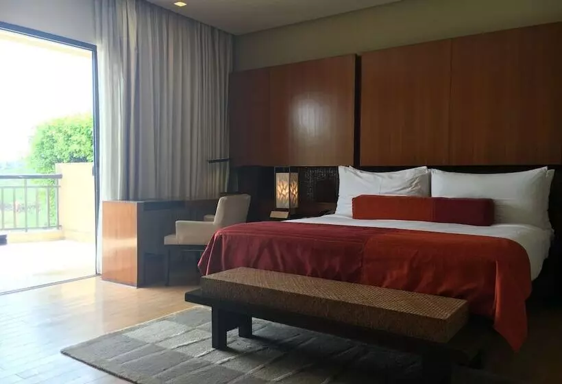 デラックススイート, Vivanta Surajkund, Ncr