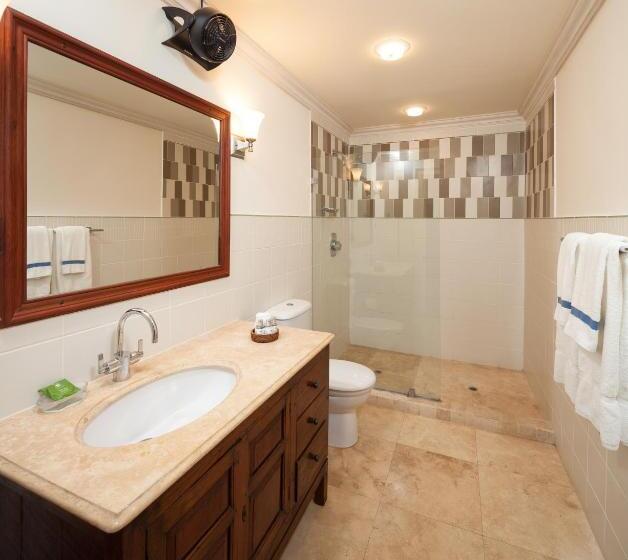 3 Bedroom Suite, Little Good Harbour