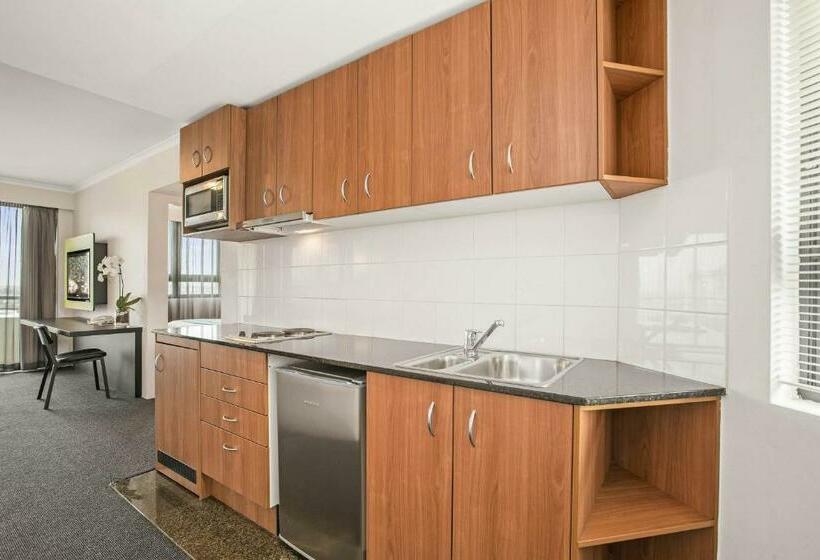 דירת חדר, Mantra Parramatta