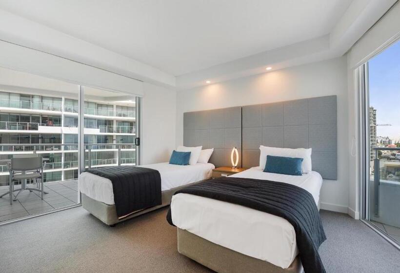 两卧行政公寓, Mantra Sirocco