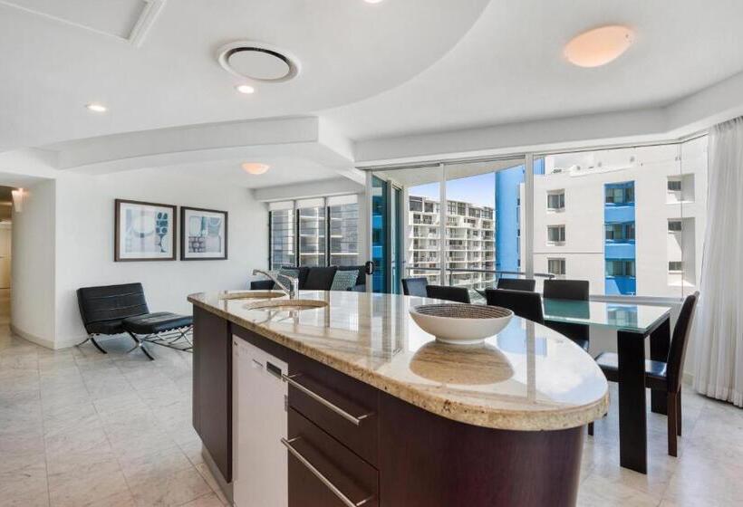 两卧行政公寓, Mantra Sirocco