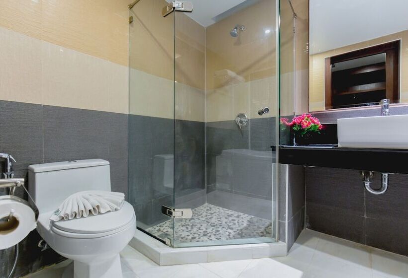 디럭스 룸, Thanthip Beach Resort Patong