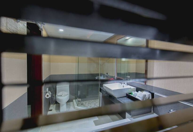 디럭스 룸, Thanthip Beach Resort Patong