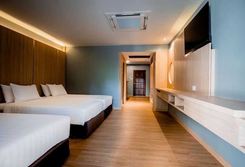 디럭스 트리플 룸, Thanthip Beach Resort Patong