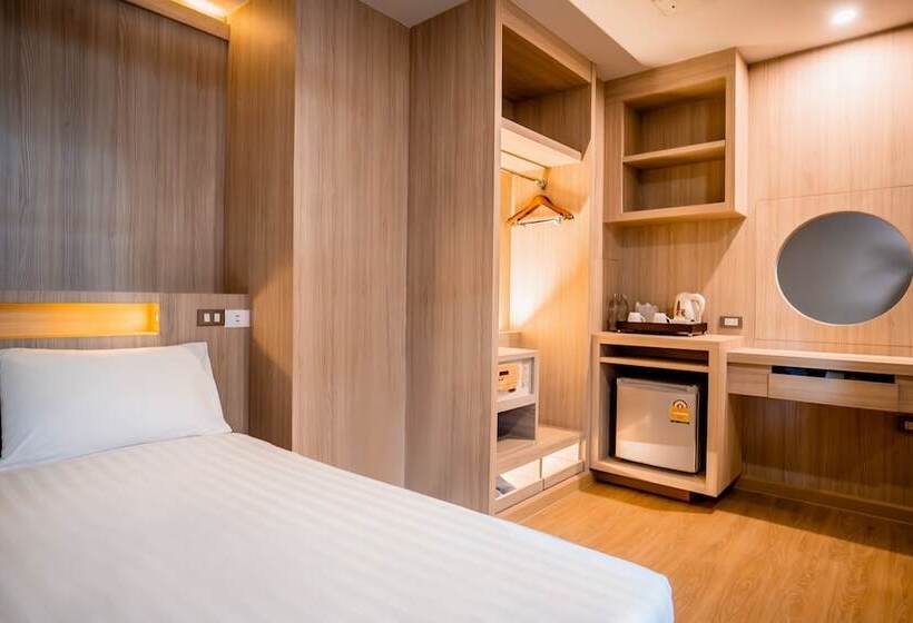 스탠다드 룸, Thanthip Beach Resort Patong