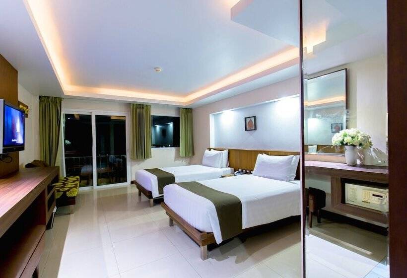 Номер Deluxe, Thanthip Beach Resort Patong