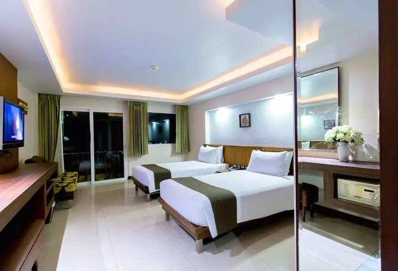 デラックスルーム, Thanthip Beach Resort Patong
