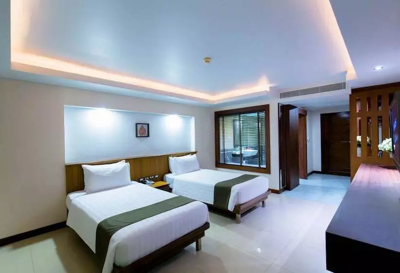 デラックスルーム, Thanthip Beach Resort Patong