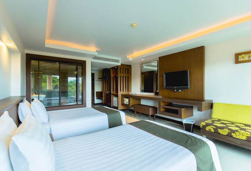 디럭스 룸, Thanthip Beach Resort Patong