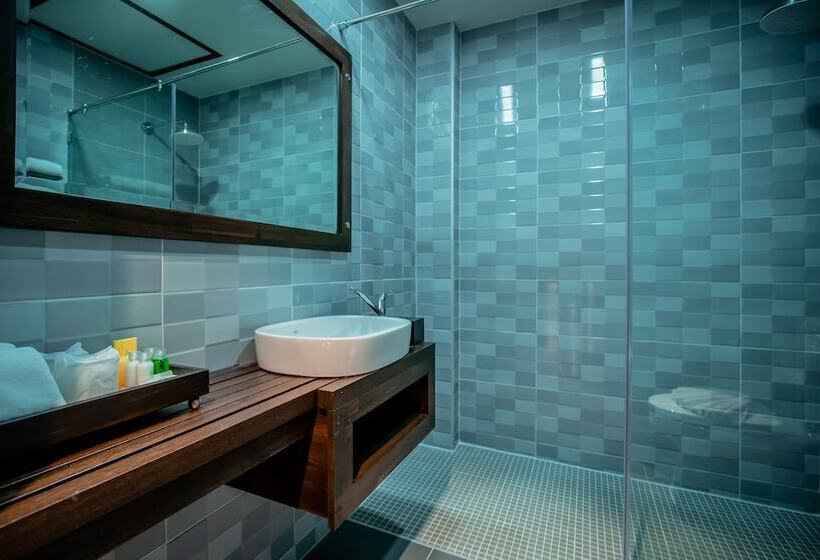 Номер Deluxe, Thanthip Beach Resort Patong