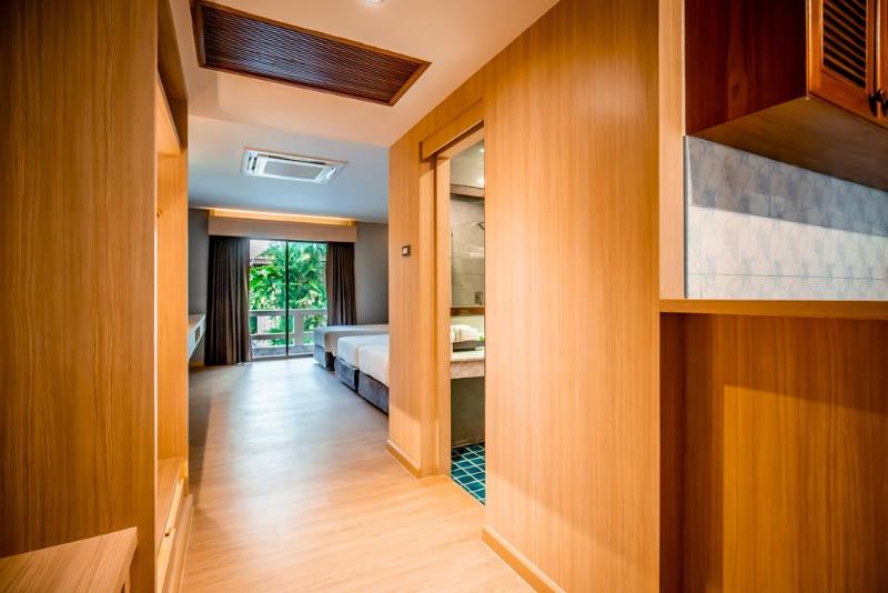 디럭스 트리플 룸, Thanthip Beach Resort Patong