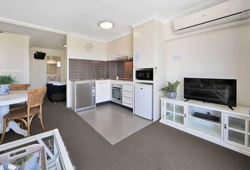 Апартаменты 1 Спальня с Видом, The Point Resort