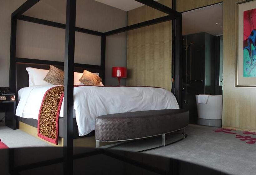 Delüks Oda, Wongtee V Hotel