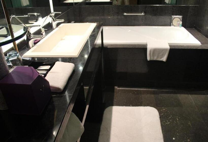 수피리어 룸, Wongtee V Hotel